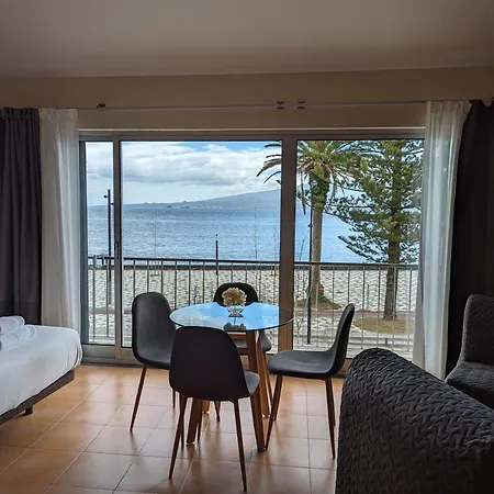 Avenida - Al 1798 Apartmán